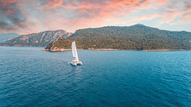 2_BALI_5_4_in_navigation_with_a_view_of_the_Mediterranean_coasts_ec5320a66d