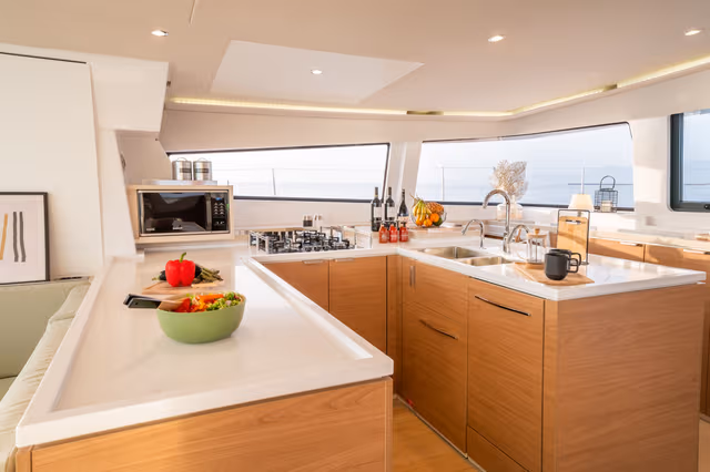 3_Kitchen_of_the_BALI_5_4_with_double_sinks_hobs_and_microwave_27a07b4b2a