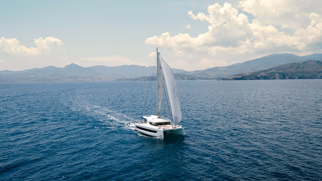 4_Catsmart_distant_view_of_navigation_with_sails_f3362e79b2