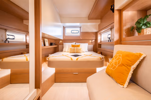 4_Double_bed_view_from_the_owner_s_cabin_e01854d262