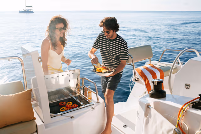 5_Couple_cooking_on_the_plancha_e2451e1d5c